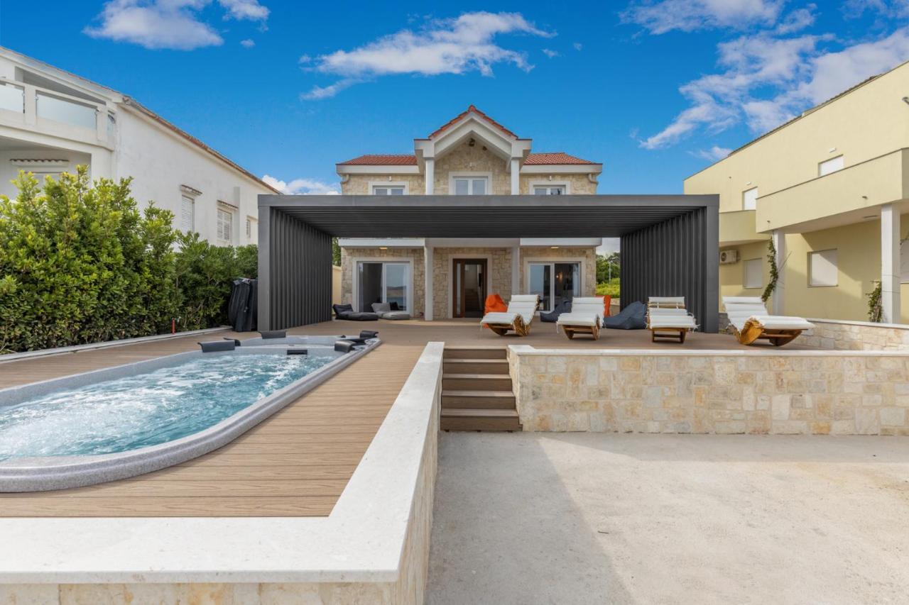 Villafux Zrce Novalja - Direkt Am Strand Caska Exterior photo